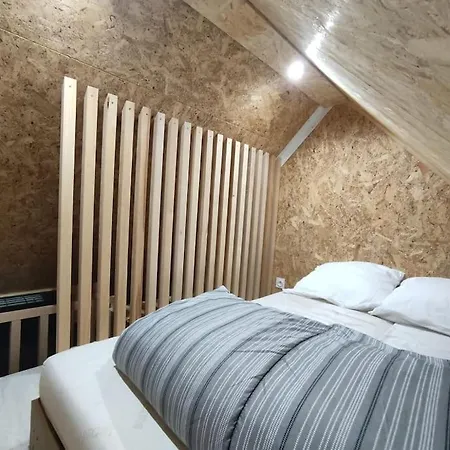 Chez Gl بيت للعطل *